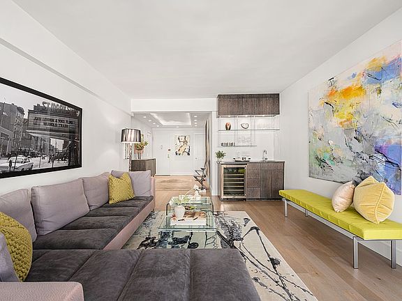 5th image of 40 E 9th St APT 8D