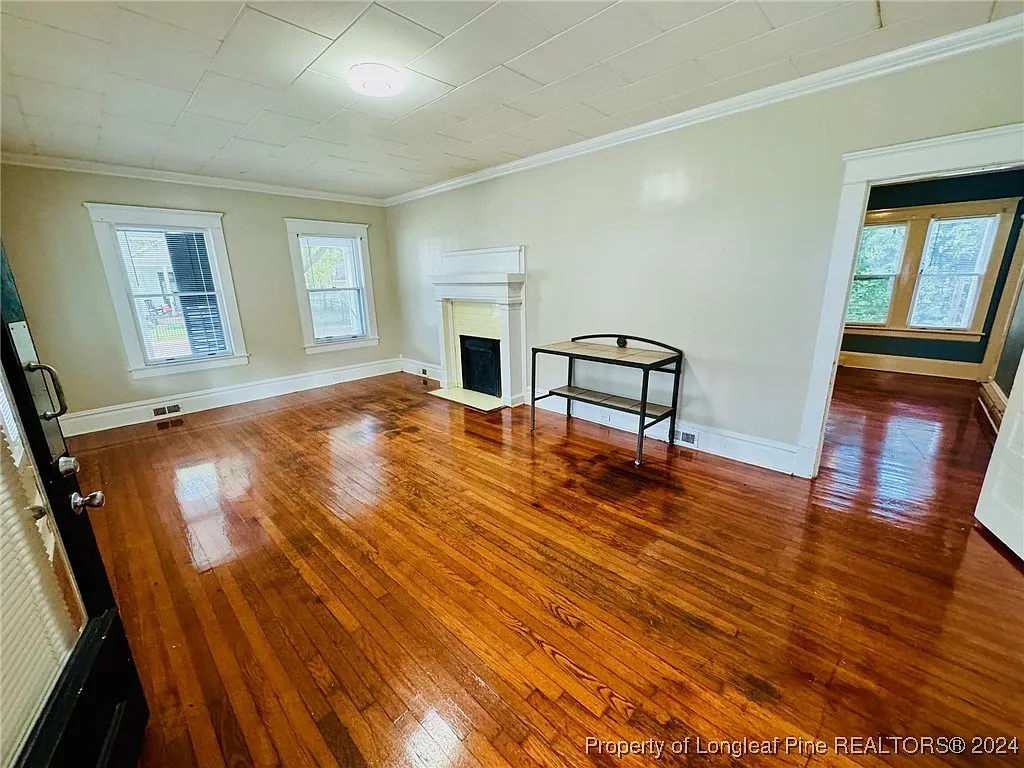 2 bed, 1.5 bath, 1600 sqft, $1,200 — Photo 3