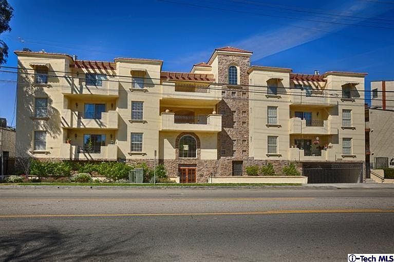 1st image of 12407 Moorpark St APT 104