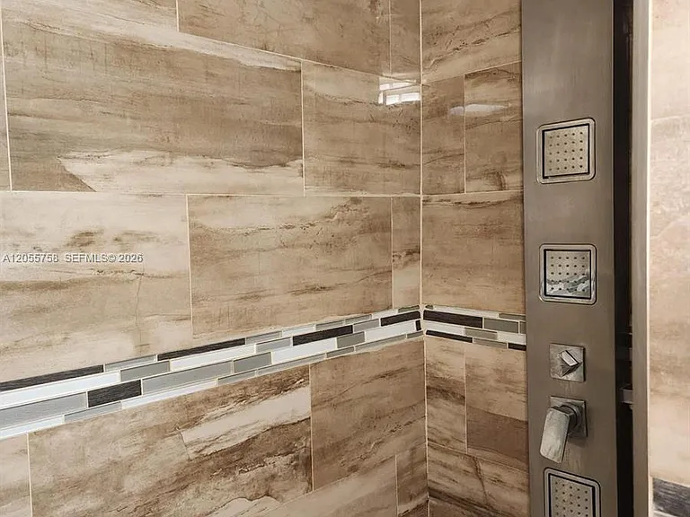 11130 N Lakeview Dr #1 — Photo 15