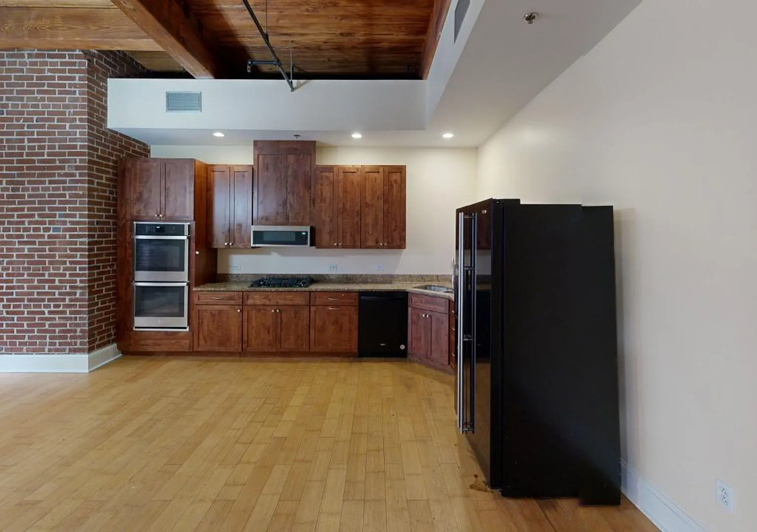 East Bank Lofts in the heart of the Washington Ave Loft District — Photo 2