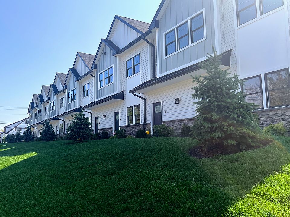 1st image of 263 Main St #8