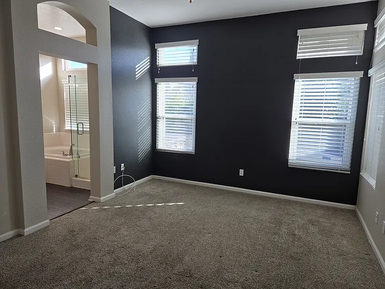 2428 Stefanie Dr — Photo 23