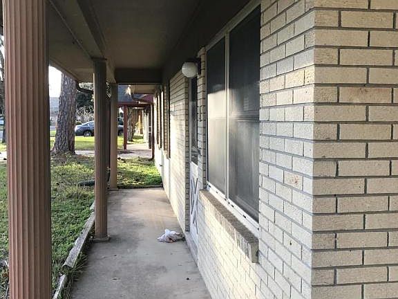 2nd image of 406 McGuire Cir