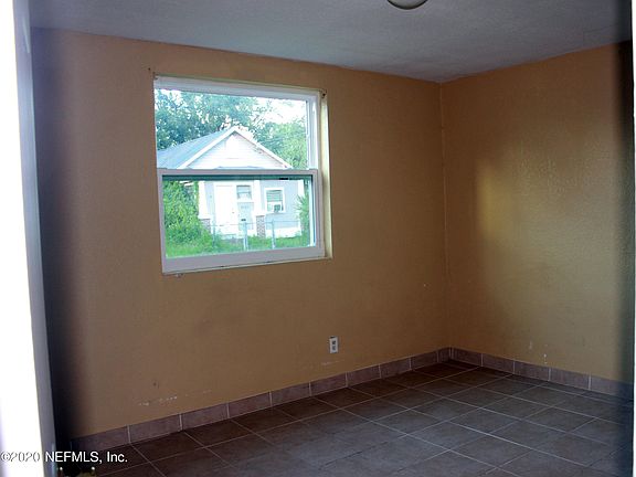 4th image of 1280 W 5th St