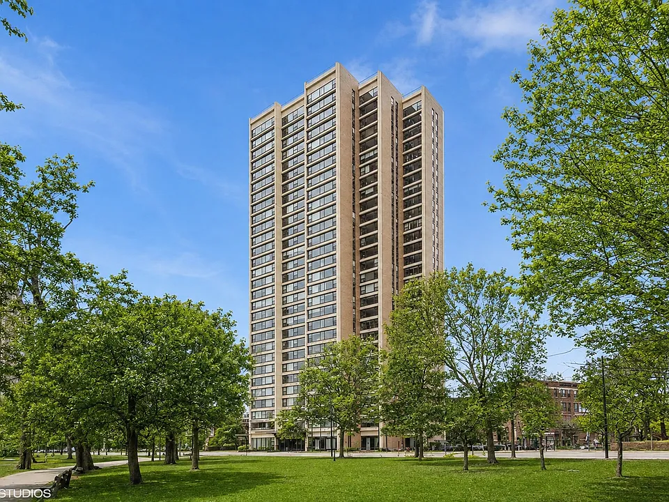 1850 N Clark St #2803