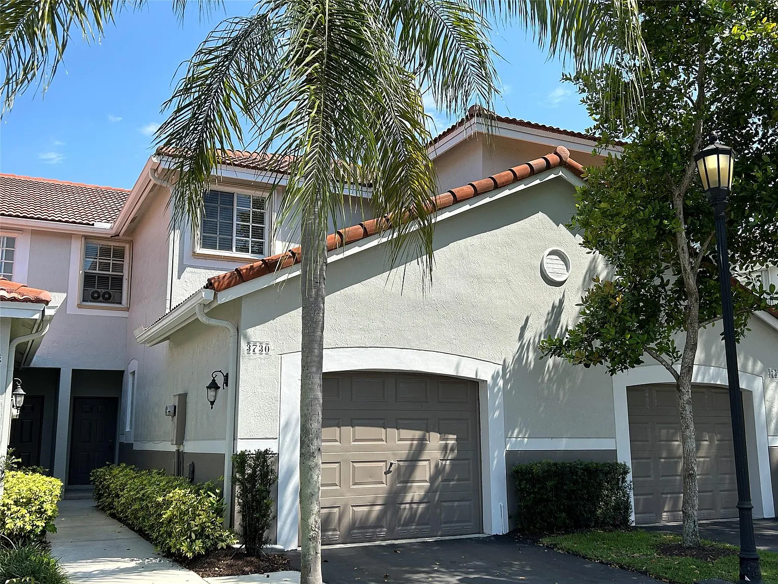 3 bed, 2.5 bath, 1443 sqft, $3,450 — Photo 4