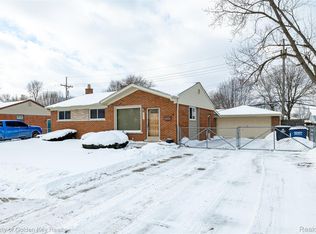 6951 Apache Trl, Westland, MI 48185