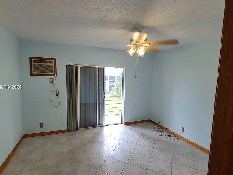 135 Coventry Pl #135-F — Photo 13