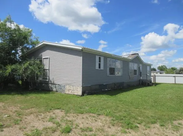 106 Brisbane Ln, Emerado, ND 58228