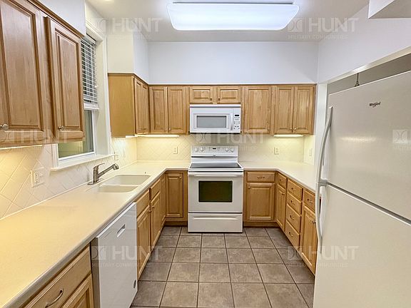 4th image of 172 Scott Cir