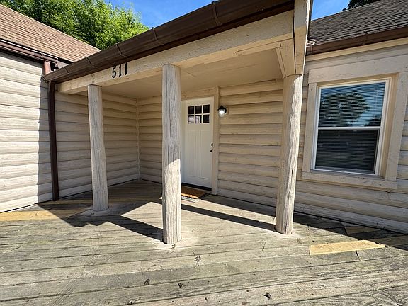 2nd image of 511 Montgomery Rd