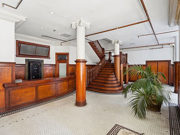 5th image of 1305 Ingraham St #2