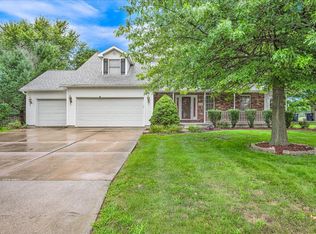 606 Valentine Ct, Hudson, IL