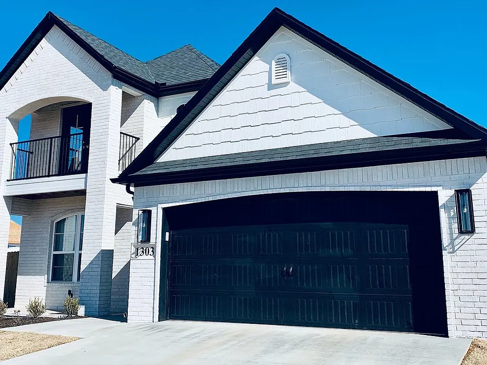 1303 5th Ave