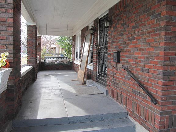 4th image of 469 N Willett St