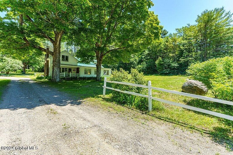 3rd image of 1068 Landon Hill Road