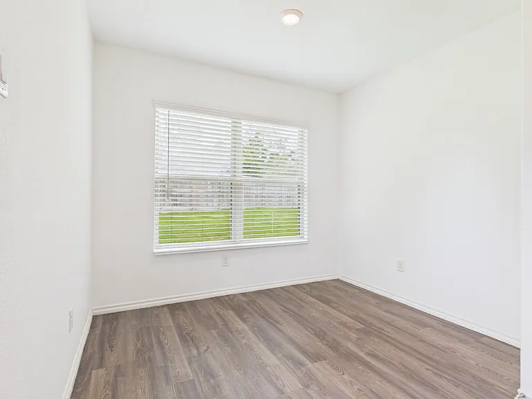 1300 Winding Willow Dr — Photo 7