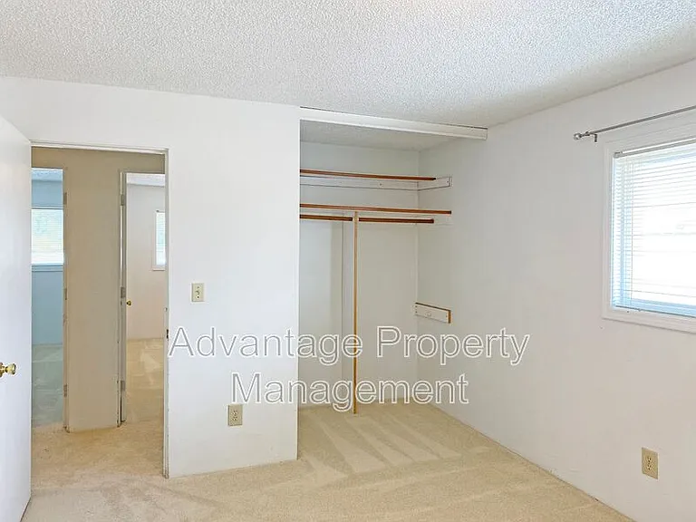 975 NW Garfield Ave #6 — Photo 12