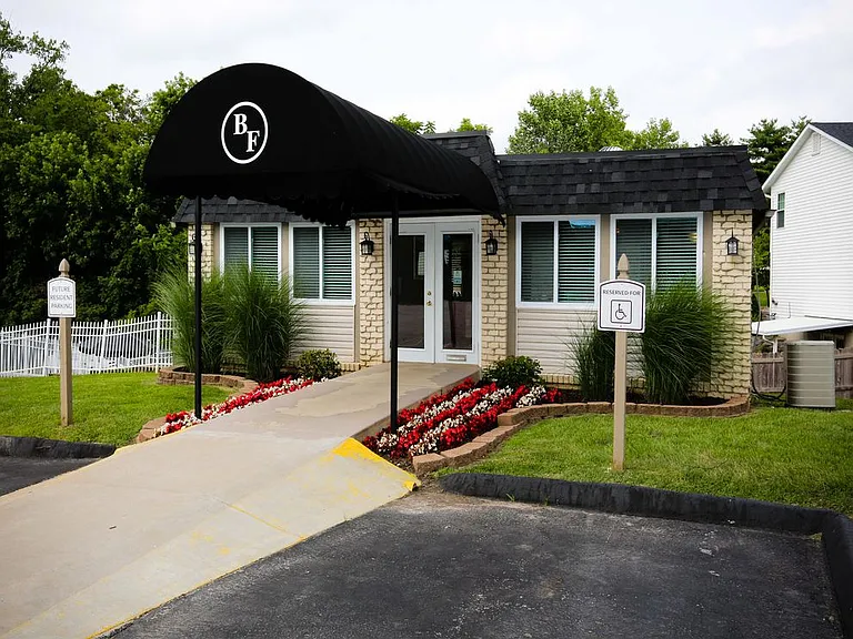 Black Forest Apartments — Photo 9