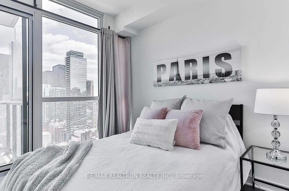 The Bond Condos — Photo 4