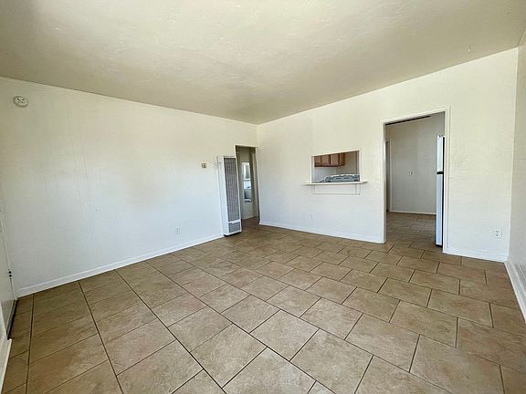 4th image of 321 Roanoke Rd #0