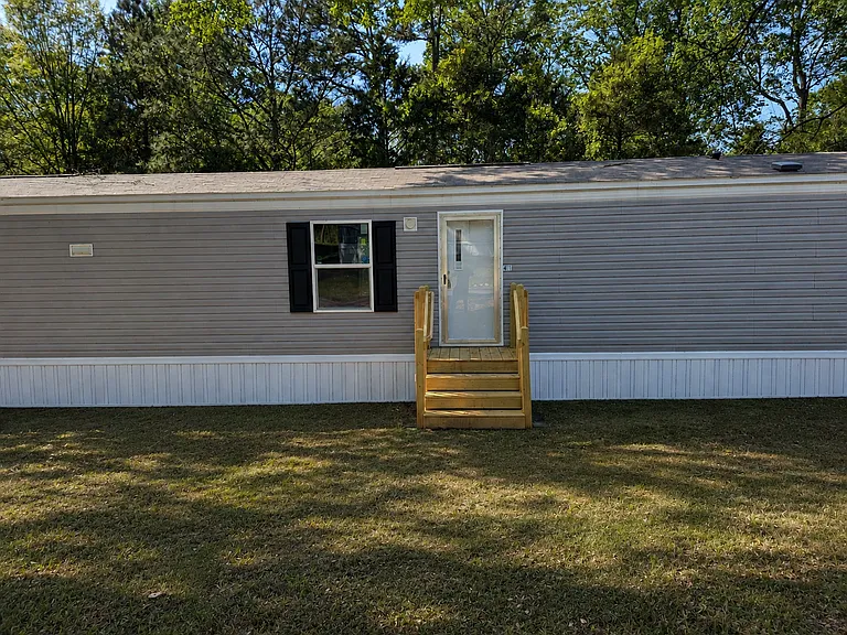 100 Near Lake Cir — Photo 1