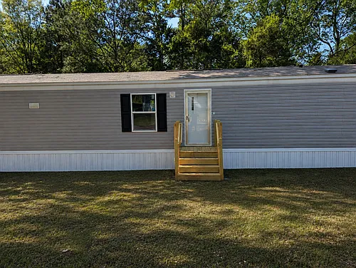 100 Near Lake Cir Photo 1