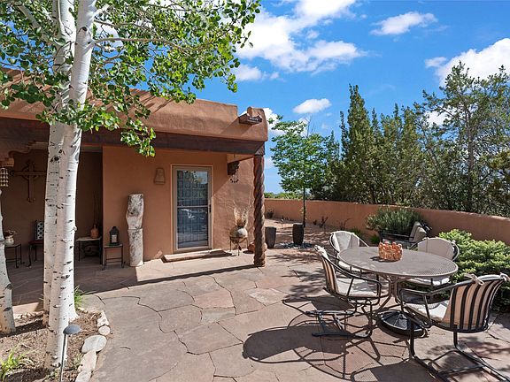 4th image of 240 Valle Del Sol Dr
