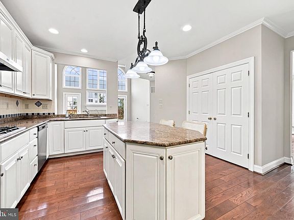 4th image of 43 Granville Way