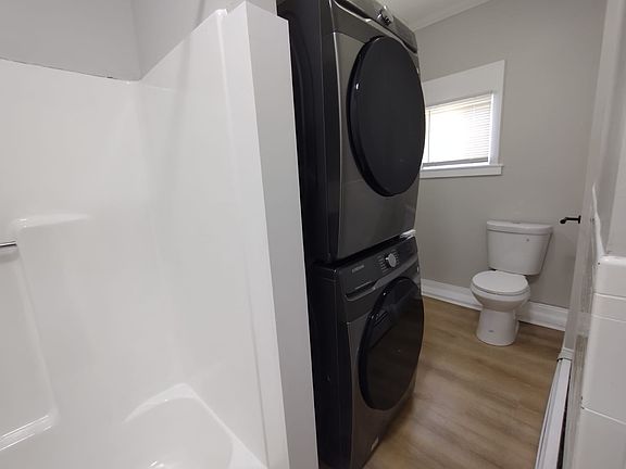 5th image of 17 Sanford St Floor 1