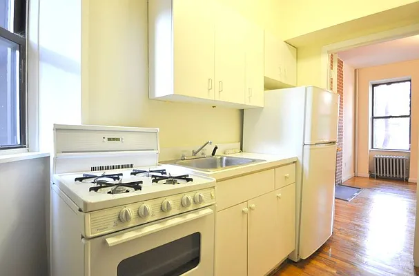 Rented by FirstService Realty (legacy) | media 3