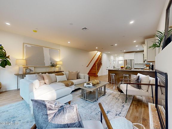 2nd image of 12 Harris Ln
