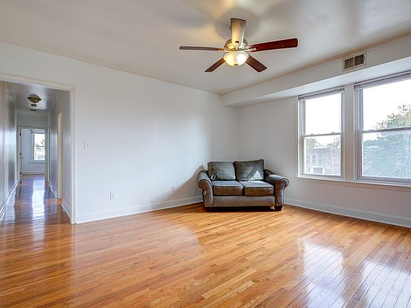3rd image of 2524 W Girard Ave APT 3