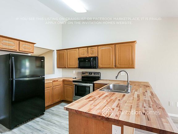 5th image of 8226 W Larkspur Dr