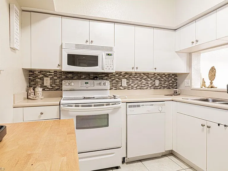 8416 Bernwood Cove Loop #1602 — Photo 14