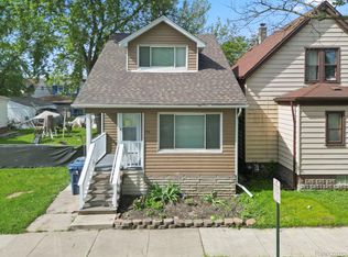 74 Pine St, River Rouge, MI 48218