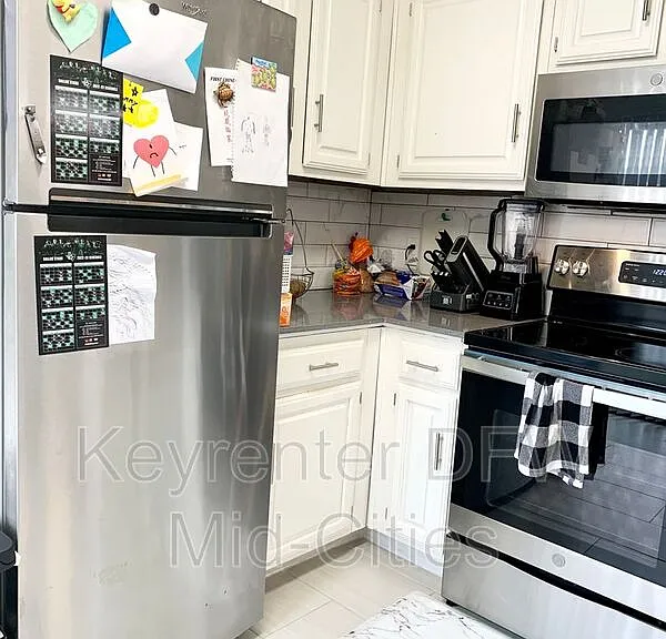 2623 Piedras Dr — Photo 8