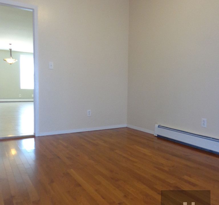 1st image of 906 McDonald Ave #4