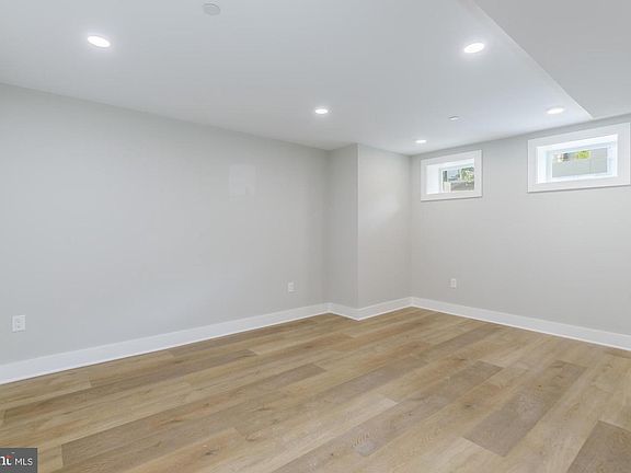 4th image of 933 N St NW #B01
