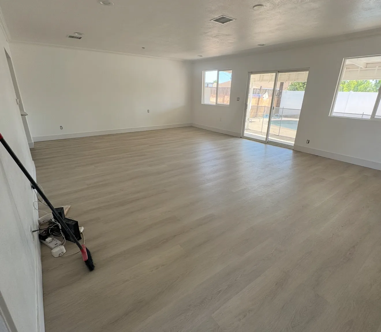 3 bed, 1610 sqft, $4,400 — Photo 4