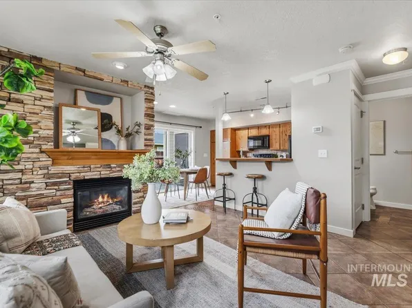 9151 W Brogan Dr, Boise, ID 83709