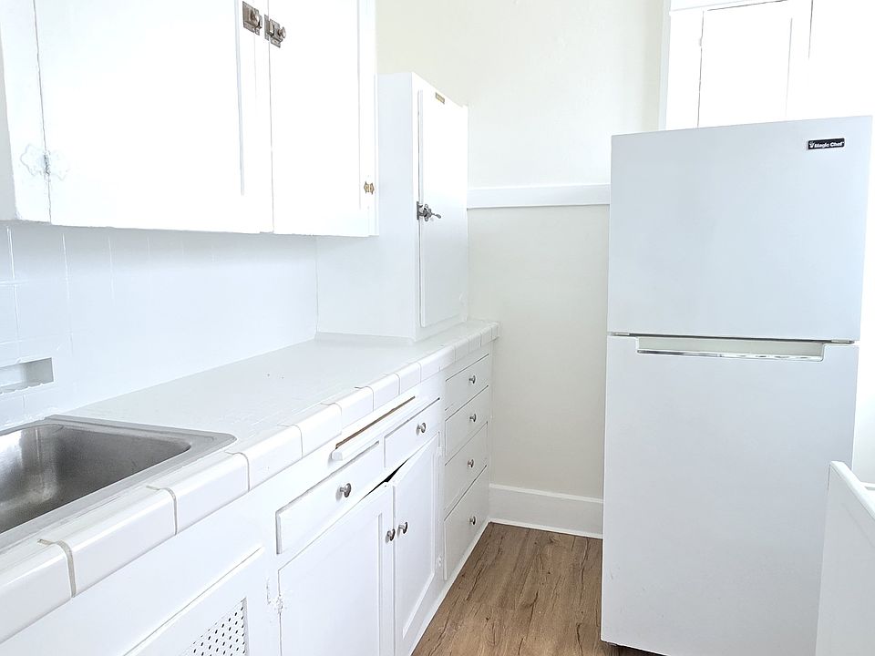 1st image of 40 Alamitos Ave APT 305