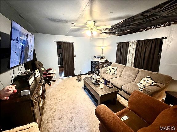 2nd image of 635 Lindsay Ave
