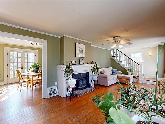 3rd image of 708 Rundell St