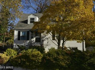 2400 N Dickerson St, Arlington, VA 22207