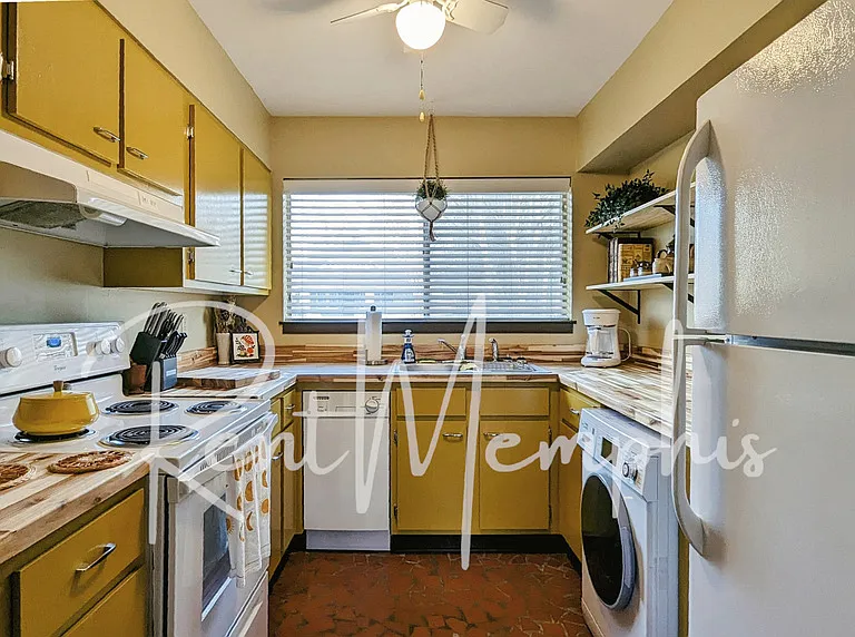 1607 Forest Ave — Photo 7