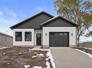 1725 Thornhill Dr, South Bend, IN 46614