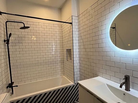 3rd image of 566 Communipaw Ave #303