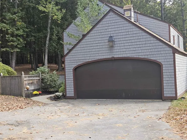 8 Guilford Lane #27, Nashua, NH 03063